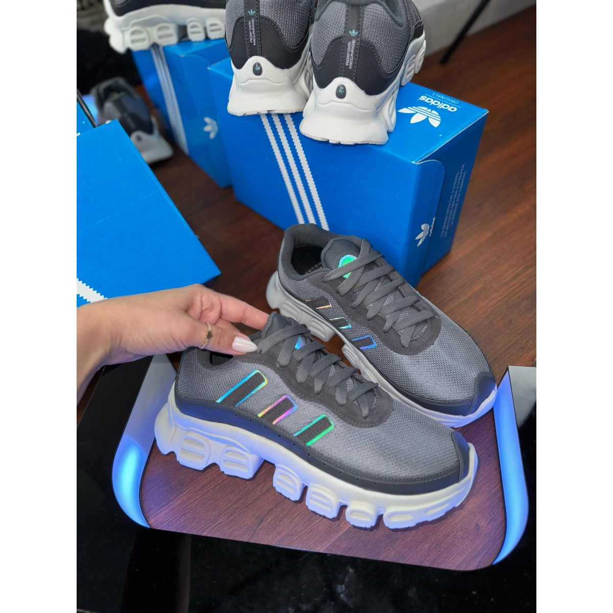 Tênis Masculino Adidas Adifom Megaride - Imagem 31