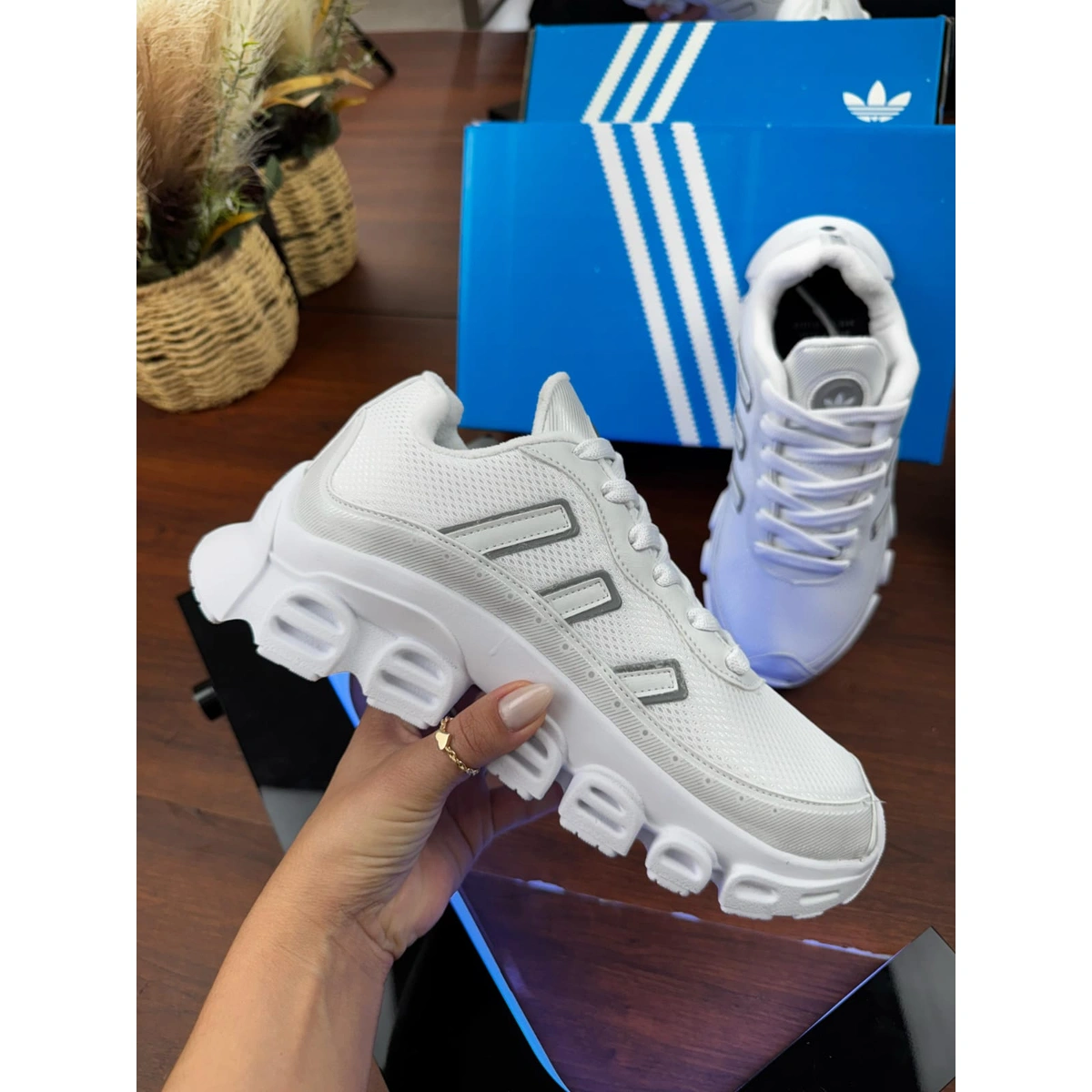 Tênis Masculino Adidas Adifom Megaride - Imagem 11